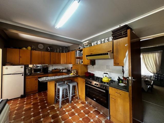 6 Bedroom Property for Sale in Pellissier Free State